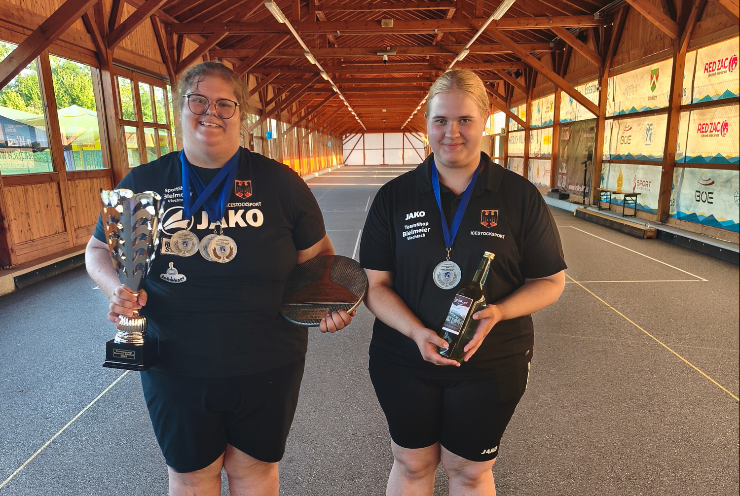 Medaillenregen für Sabrina und Verena Englbrecht beim Europacup